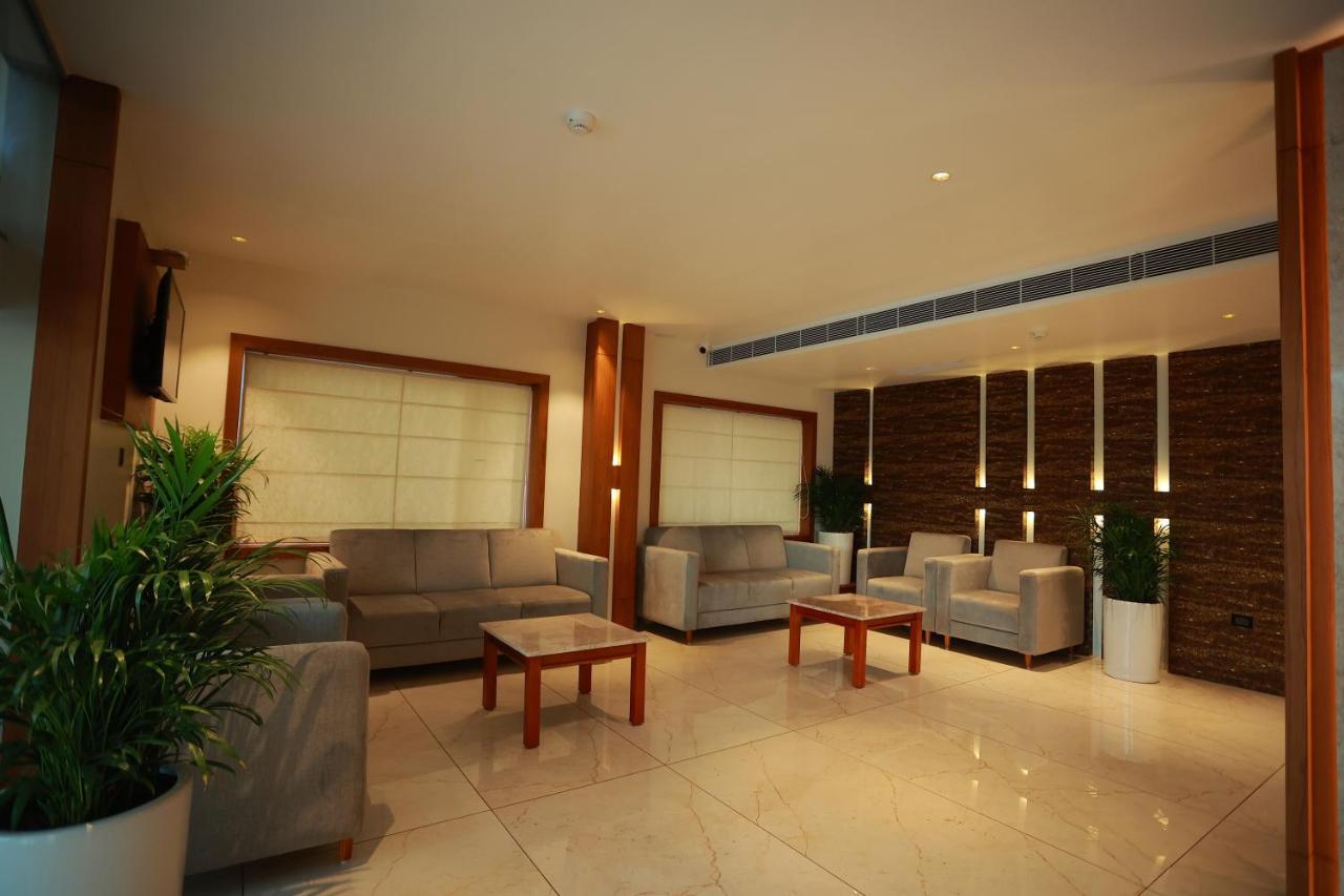 The Gold Hotel Palakkad Exterior photo