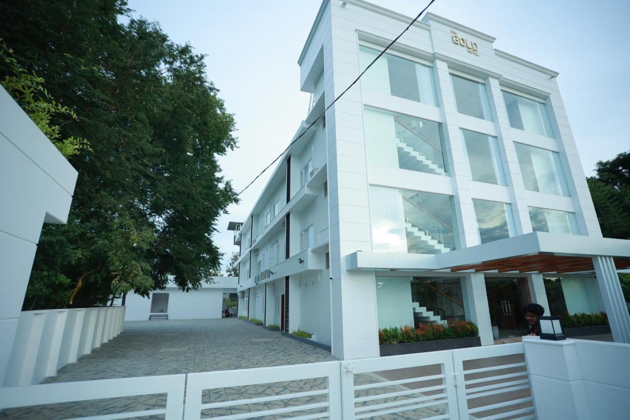 The Gold Hotel Palakkad Exterior photo