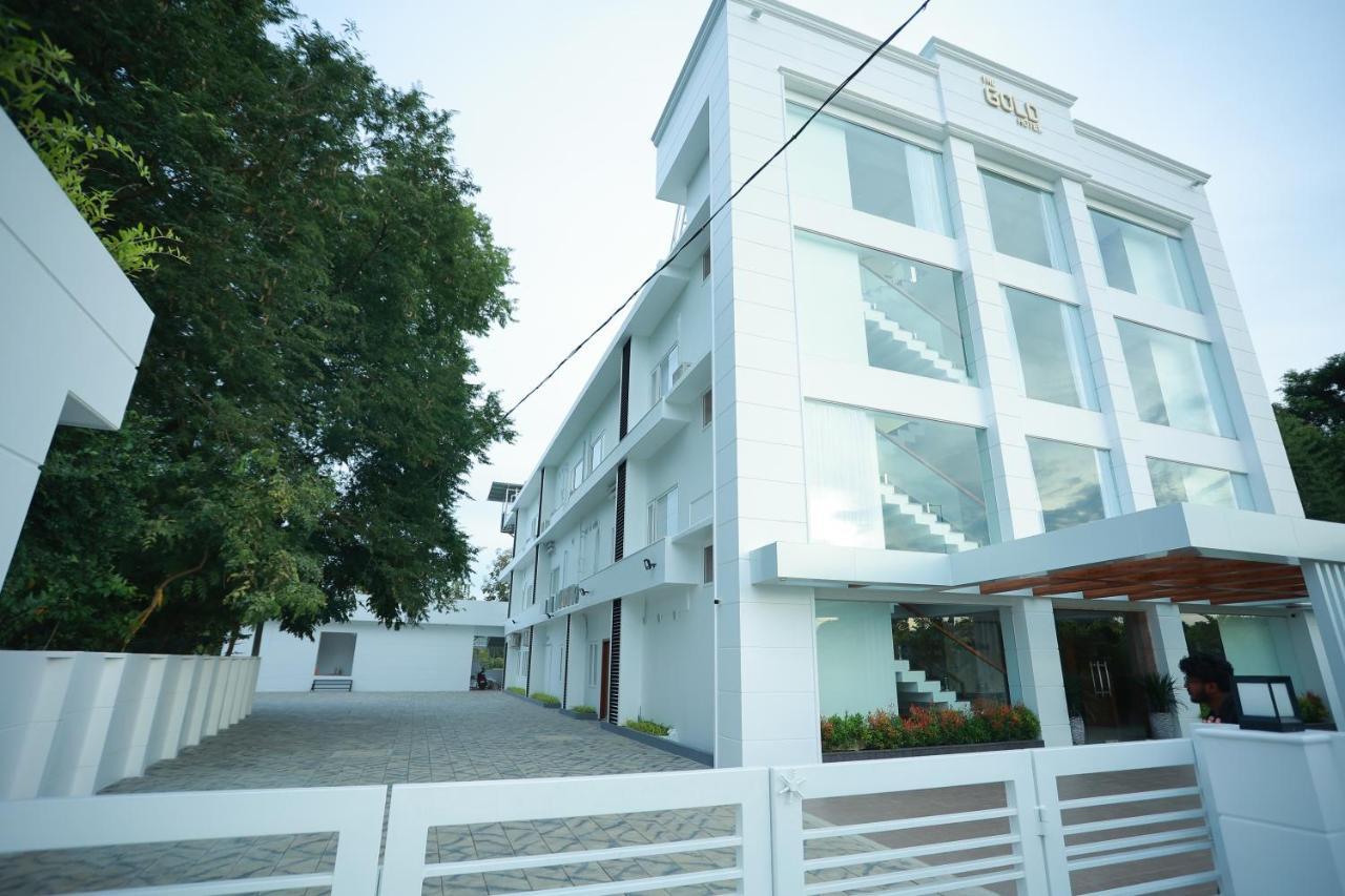 The Gold Hotel Palakkad Exterior photo